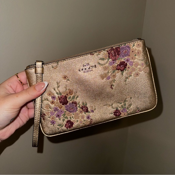 Coach Handbags - Coach Wristlet